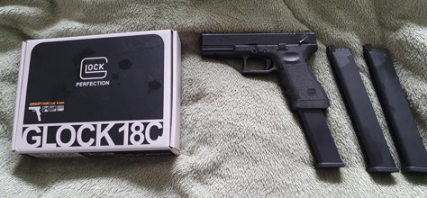 Afbeelding van Glock 18c Umarex met 3 mags