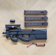 Image pour Krytac P90 inclusief 4 Mags, Laser, Tracer Unit en 11.1V batterij