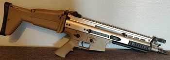 Image 3 for Scar-L ( 360+FPS Precision barrel, joules instelbaar met NPAS, Full-metal, GBB CO2, 4 mid-cap CO2 mags)