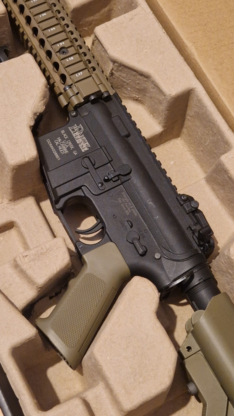 Afbeelding 1 van Airsoft rifle Specna Arms Daniel Defense MK18 SA-C19  Half-tan 0,5 Joule