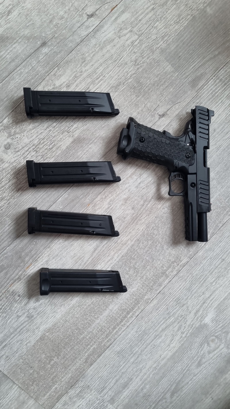 Afbeelding 1 van Army Armament R603 met 5 magazijnen!