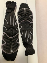 Image for Dye PERFORMANCE ELBOW PADS Black | Medium size | Splinternieuw