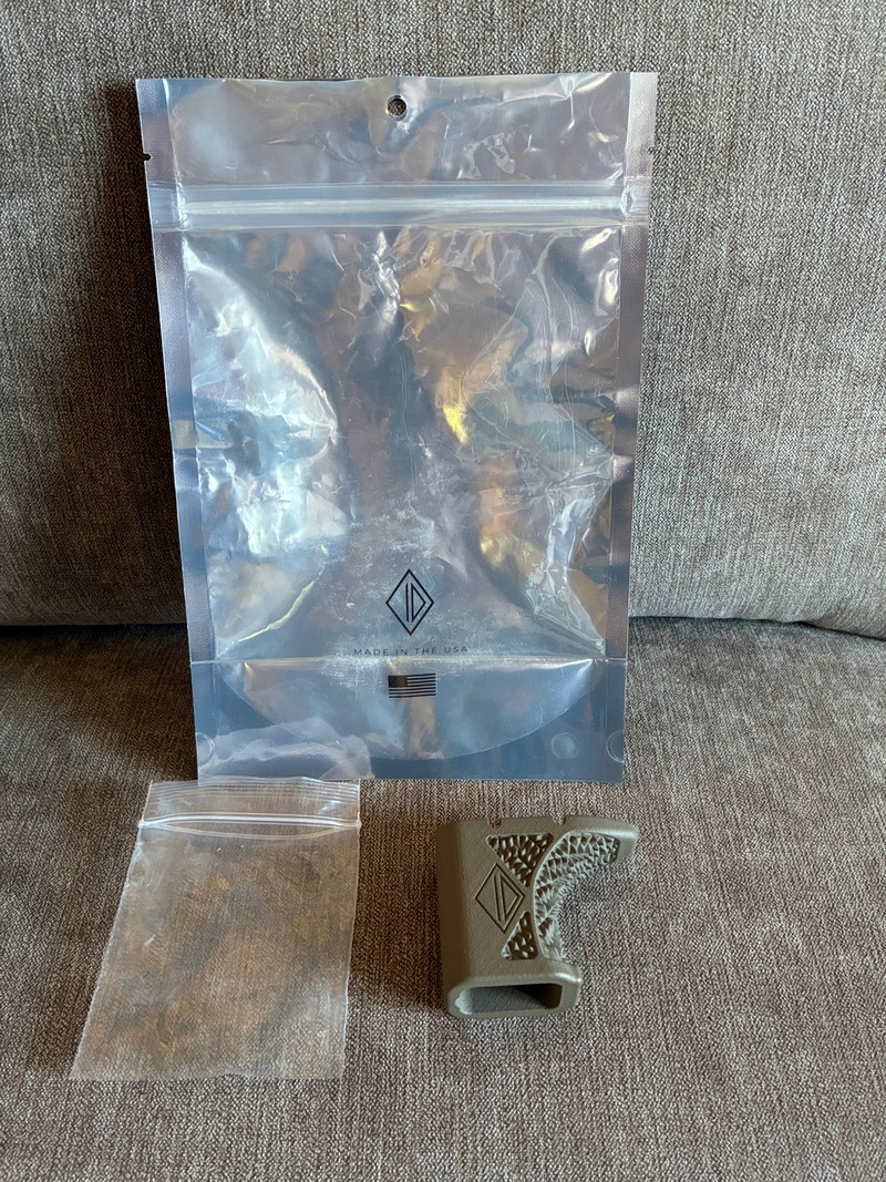 Image 1 for Irregular Defense MHS V2 CC handstop FDE