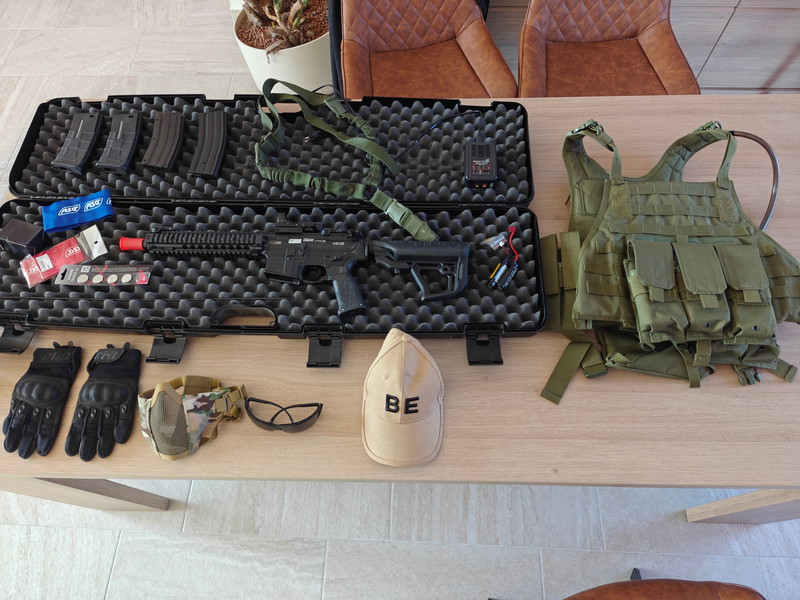 Bild 1 für Ready-to-Play Bundel: Specna Arms Daniel Defense MK18 + Full Gear (Nieuwstaat)