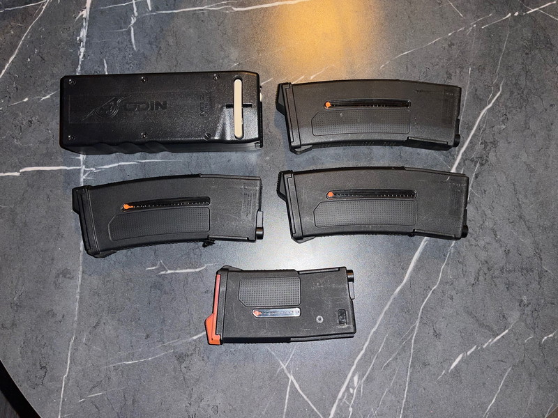 Bild 1 für 4 epm magazijnen (1x 120rounds, 3x 250) met speedloader