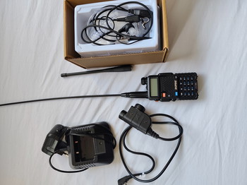 Afbeelding 3 van Plate carrier, helmet, earpro with a radio