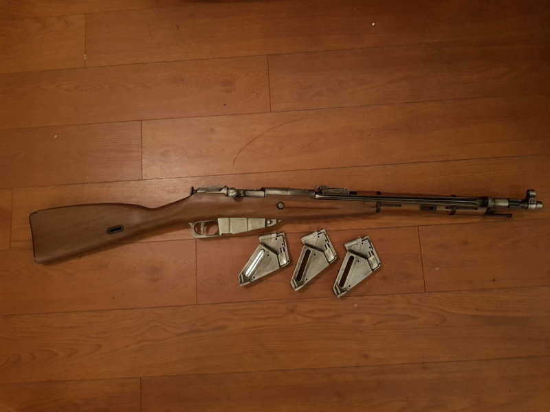 Afbeelding 1 van M44 Mosin nagant met 3 magazijnen