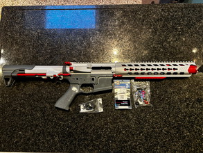 Bild für G&G GC16 Predator met NES paintjob (body only)