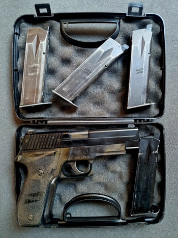 Image 2 pour Tokyo Marui P226 + 4 mags and case