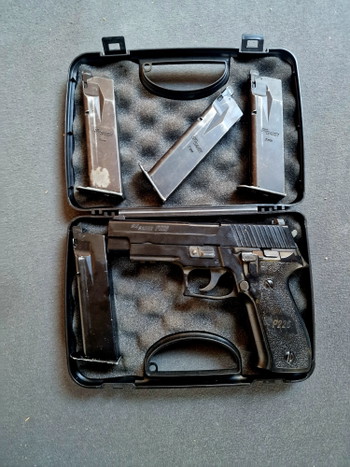 Image 3 pour Tokyo Marui P226 + 4 mags and case