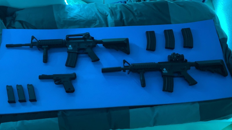 Imagen 1 de Gehele Airsoft Verzameling Te Koop! 3 replicas, silencer, ammo, magazijnen, tracer unit etc
