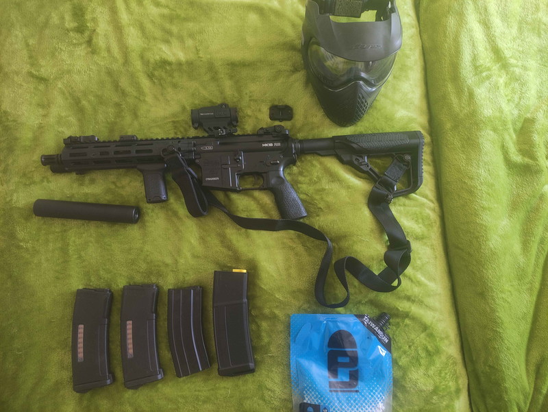 Image 1 for Daniel Defense MK18 RIII (EMG) + extra mags and airsofting kit