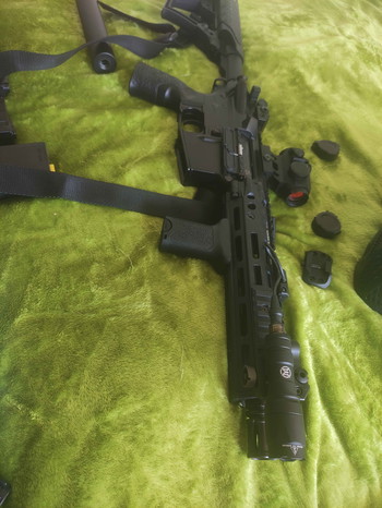 Image 2 for Daniel Defense MK18 RIII (EMG) + extra mags and airsofting kit