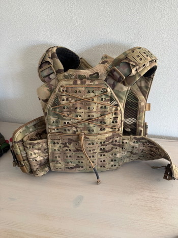 Image 2 for Vest plus pouches
