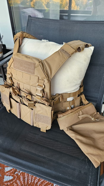 Afbeelding 2 van Warrior plate carrier met aanpasmogelijkheden tan