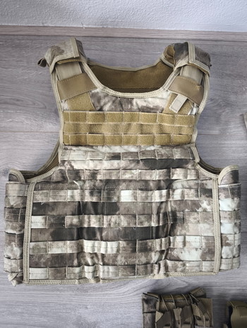 Imagen 2 de Airsoft A-Tacs au / Vest / Tshirt / Pouches