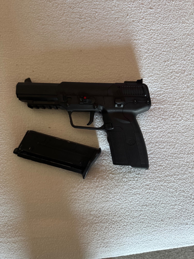 Imagen 1 de Cybergun five-seven