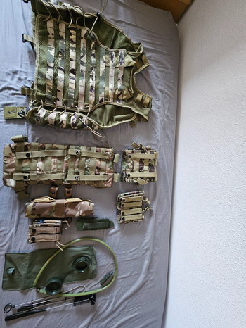 Afbeelding 2 van tactical vest en diverse accesoires