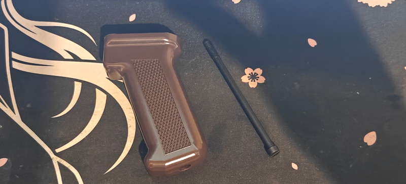 Afbeelding 1 van VFC AKS74U pistol grip