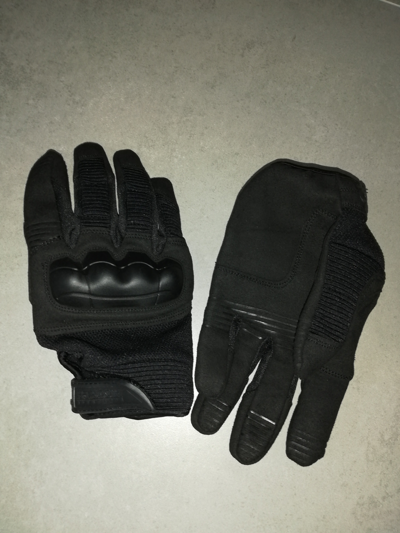 Afbeelding 1 van Shadow Strategic Defender gloves L ZWART