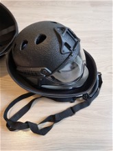 Afbeelding van WARQ helm incl. draagkoffer - zwart
