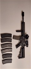 Afbeelding van Smith & Wesson M4 (elektrisch 11.1v) met custom paintjob