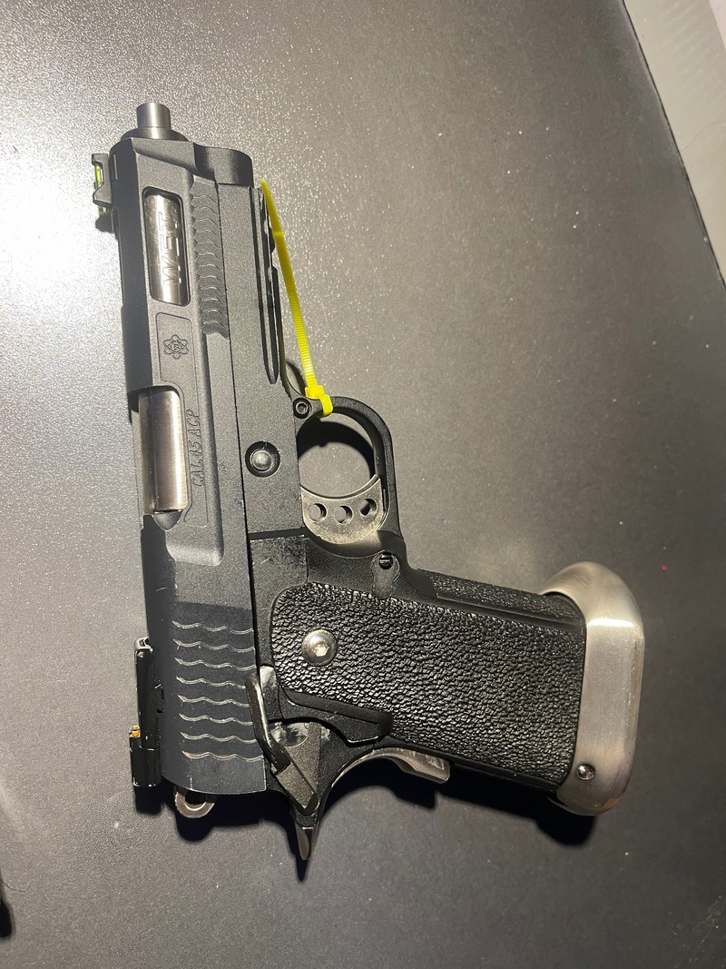 Image 1 pour Hi-Capa 3.8 Force Velociraptor  Met 1 mag