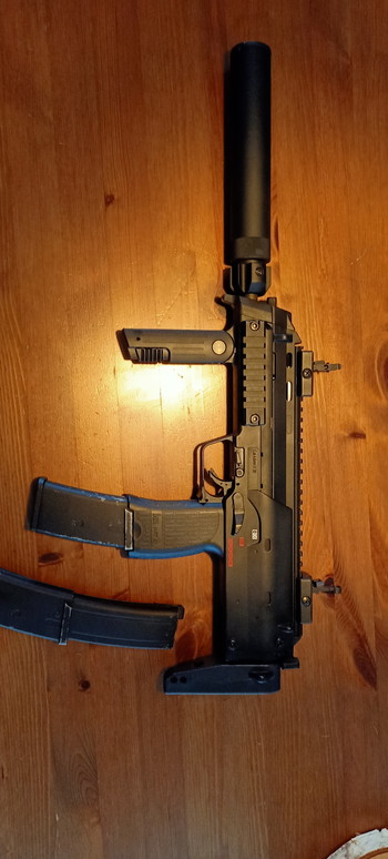 Imagen 2 de VFC MP7 GBB met silencer en 2 mags