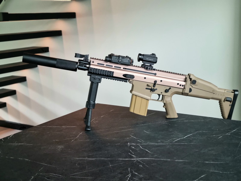 Afbeelding 1 van Zeer nette Scar-H Tan AEG