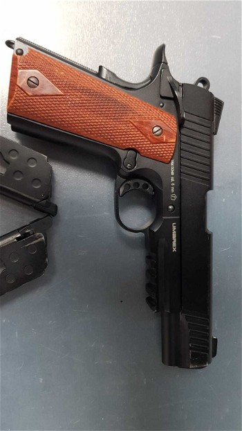 Image 2 for Umarex 1911 tac co2 met 2 mags