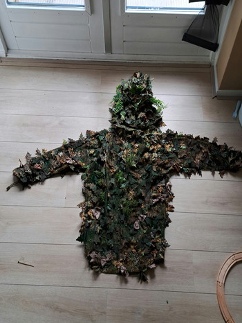 Afbeelding 2 van Novritsch amber ghillie + Heel veel crafting materiaal