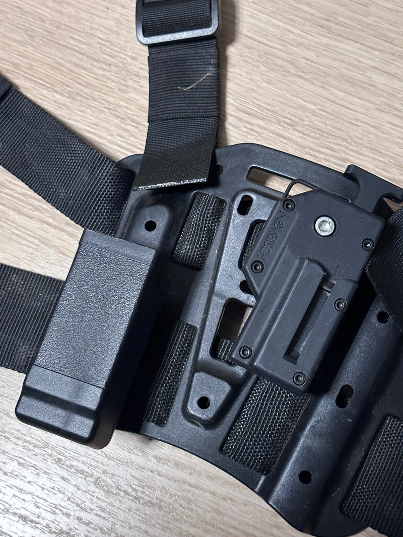 Afbeelding 1 van Dropleg holster met Novritsch open Universal Holster