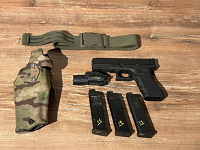 Imagen para Umarex Glock 17, 3 magazijnen, x300 lamp en holster