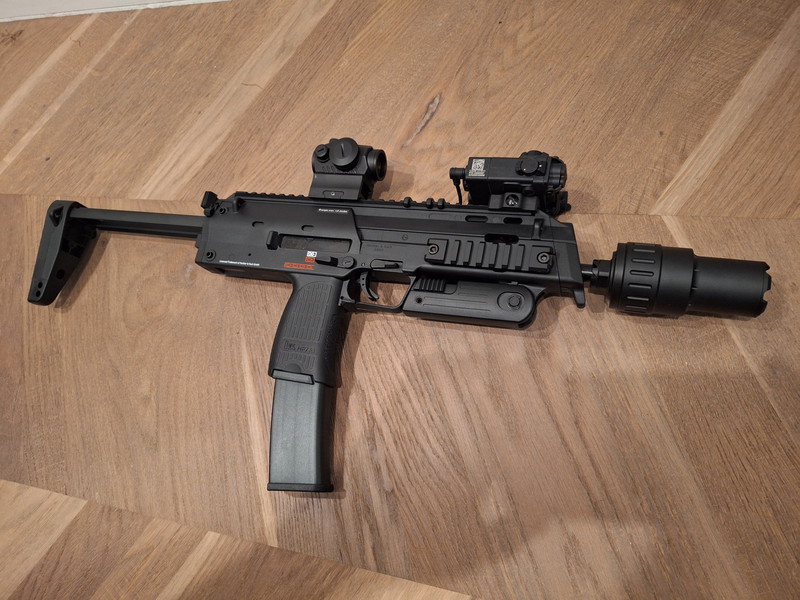 Image 1 for Splinternieuwe mp7 met peq reddot en silencer