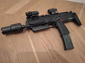 Imagen 2 de Splinternieuwe mp7 met peq reddot en silencer