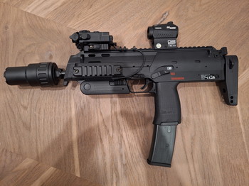 Afbeelding 3 van Splinternieuwe mp7 met peq reddot en silencer