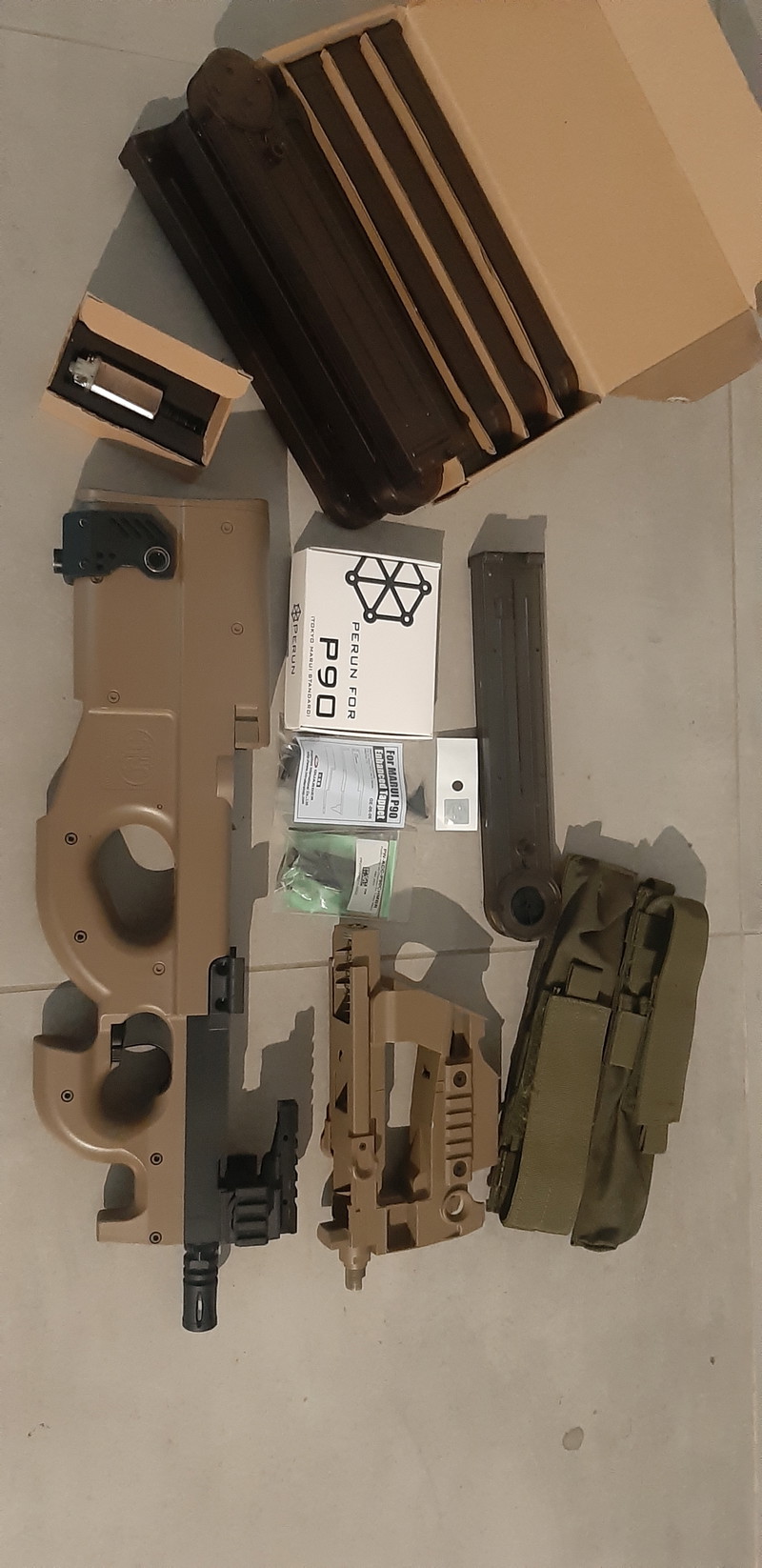 Bild 1 für P90+ 7chargeurs+accessoires