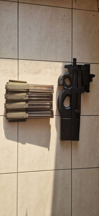 Afbeelding 2 van Krytac FNP90 licensed + placard + 5 magazines