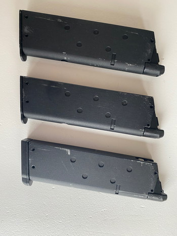 Afbeelding 4 van Colt 1911 combat dual tone met 2 extra mags en case