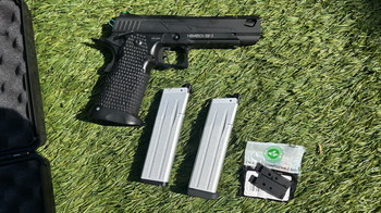 Imagen 2 de Novritsch SSP-5 + 2x mag + cowcow rainbow hamer