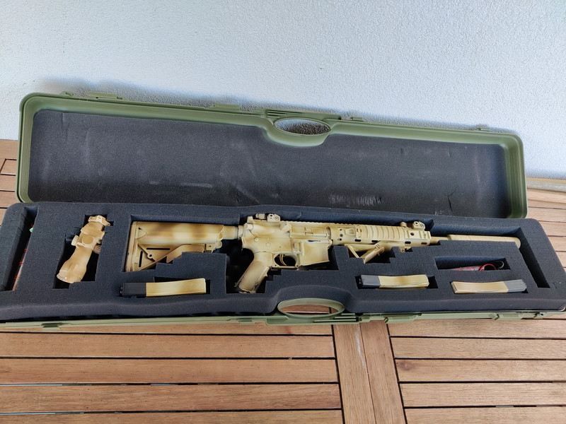 Image 1 for **UNIEK** Specna Arms M4