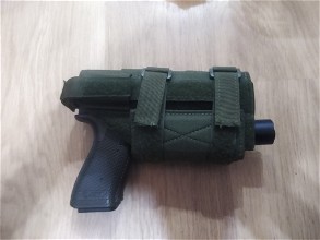 Image for OneTigris universele aanpasbare rechtshandige pistol holster voor pistolen met weapon lights olive drab