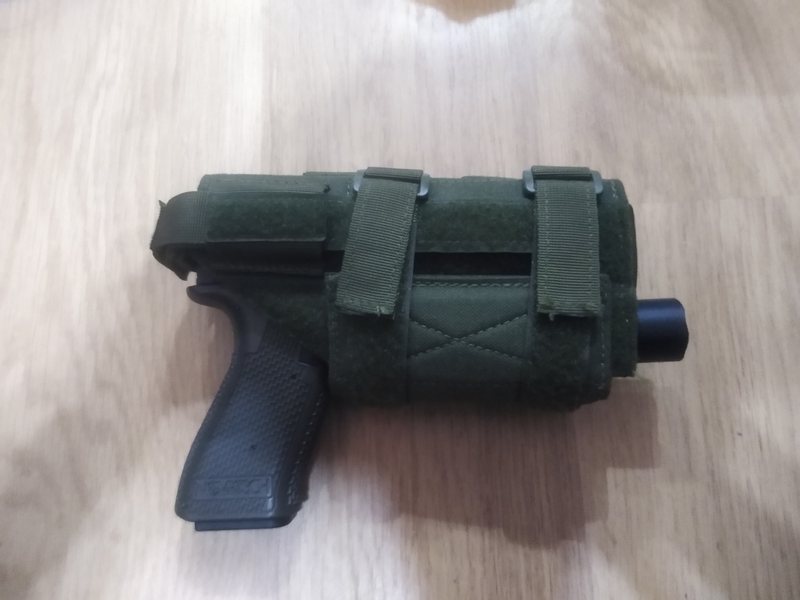 Image 1 pour OneTigris universele aanpasbare rechtshandige pistol holster voor pistolen met weapon lights olive drab