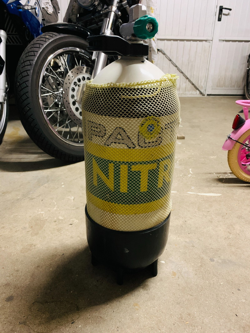Bild 1 für Duikfles met HPA vulventiel (12L, 200Barg) net gekeurd! Vraagprijs of doe een goed bod per PM