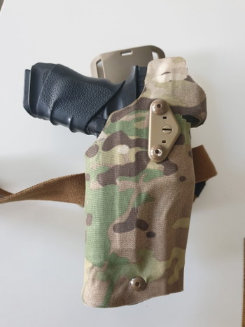 Afbeelding 8 van glock 45 mos GHK plus streamlight x300 en safariland holster (replica).