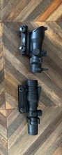Image for 2 ACOG scopes 1 reddot en 1 4x zoom