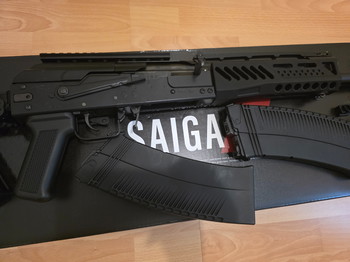 Afbeelding 3 van Tokyo Marui Saiga 12k met 5 magazijnen en short barrel