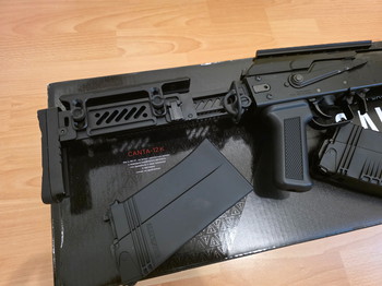 Afbeelding 4 van Tokyo Marui Saiga 12k met 5 magazijnen en short barrel