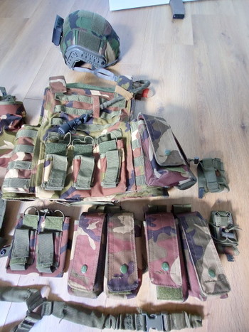 Image 2 for Tactical vest, fast helmet, accessoires