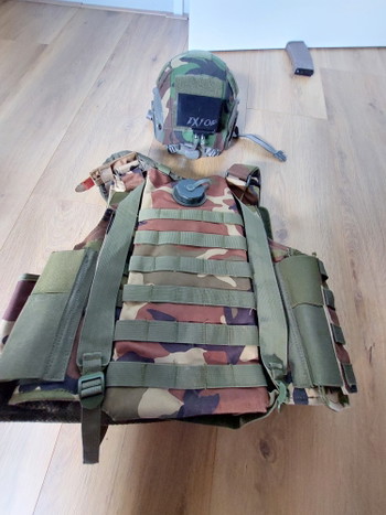 Image 4 for Tactical vest, fast helmet, accessoires